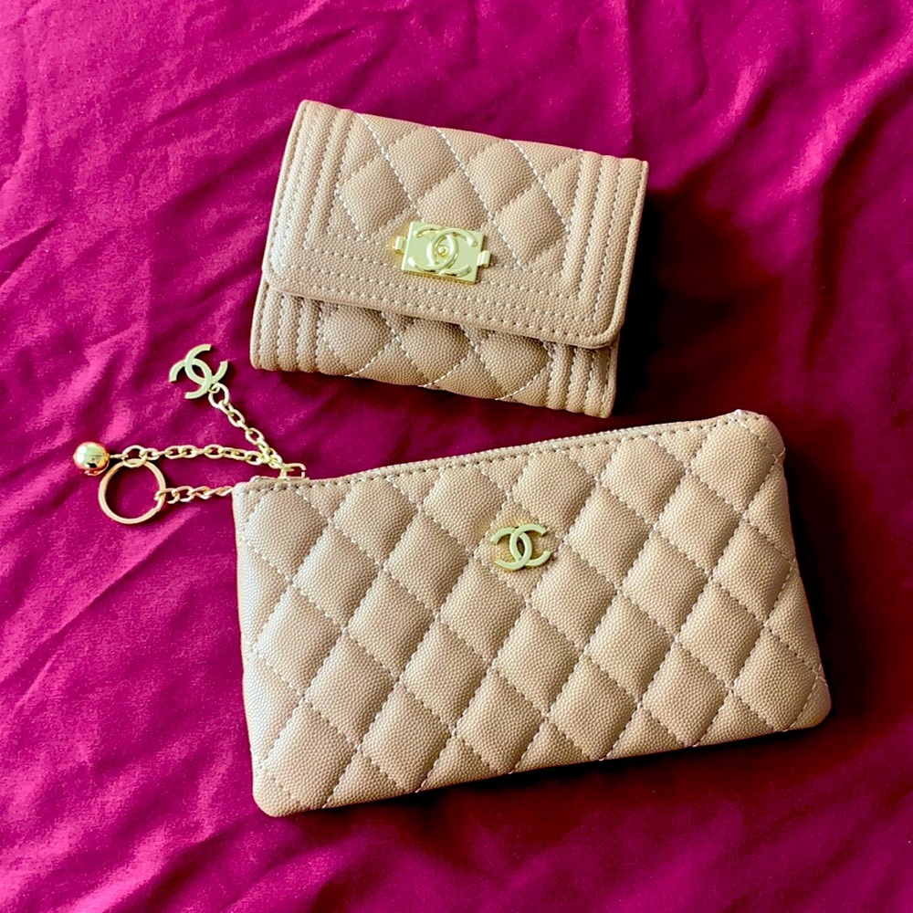 INSPIRED!!!Wristlet and trifold tan leather wallet